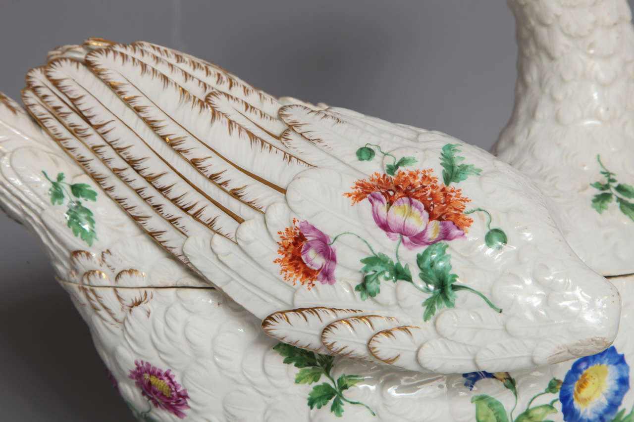 Large 18th Century Meissen Porcelain Covered Swan Tureen In Excellent Condition In New York, NY