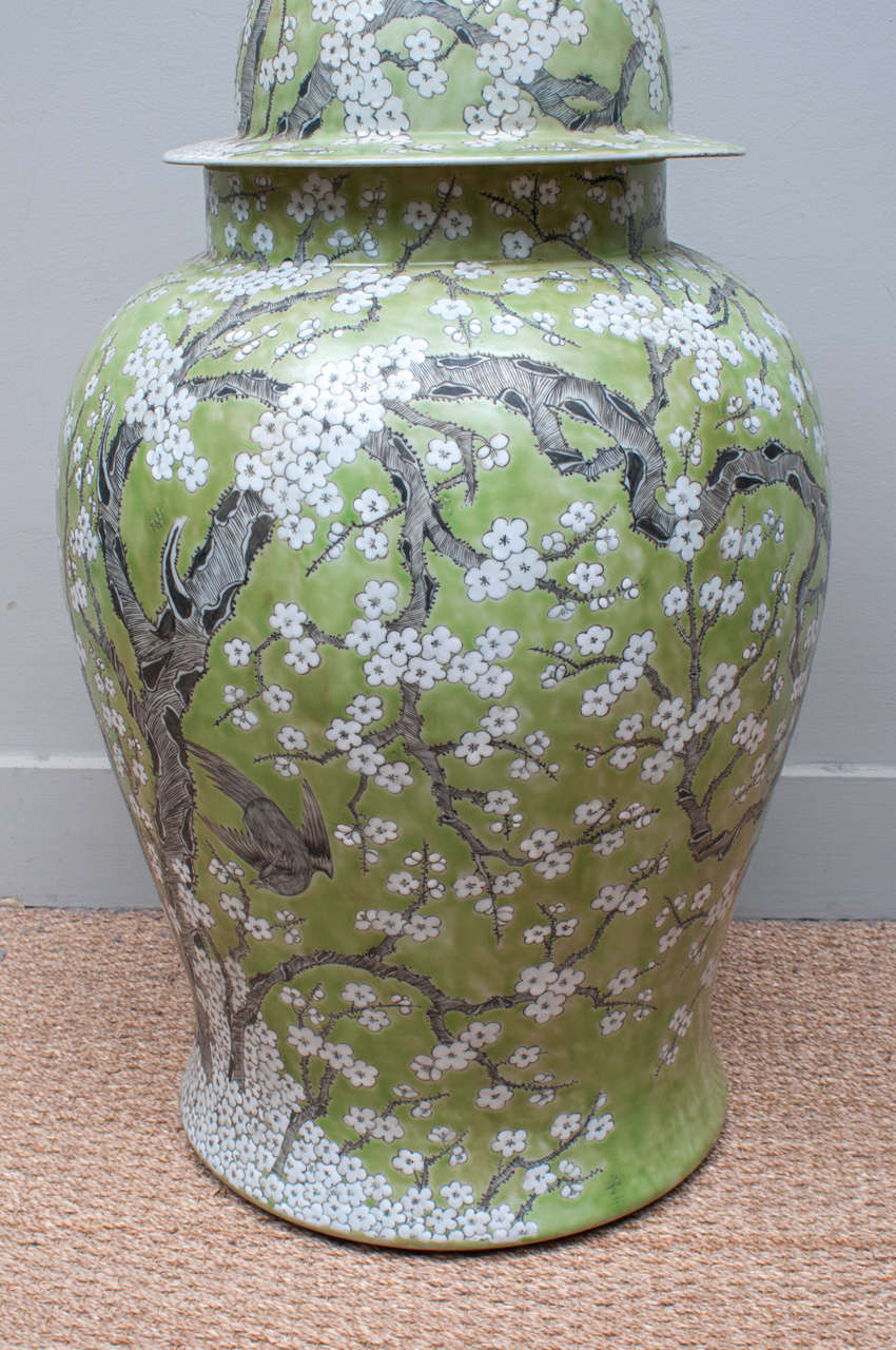 Monumental Pair of Chinese Famille Verte Lidded Jars In Excellent Condition For Sale In Washington, DC