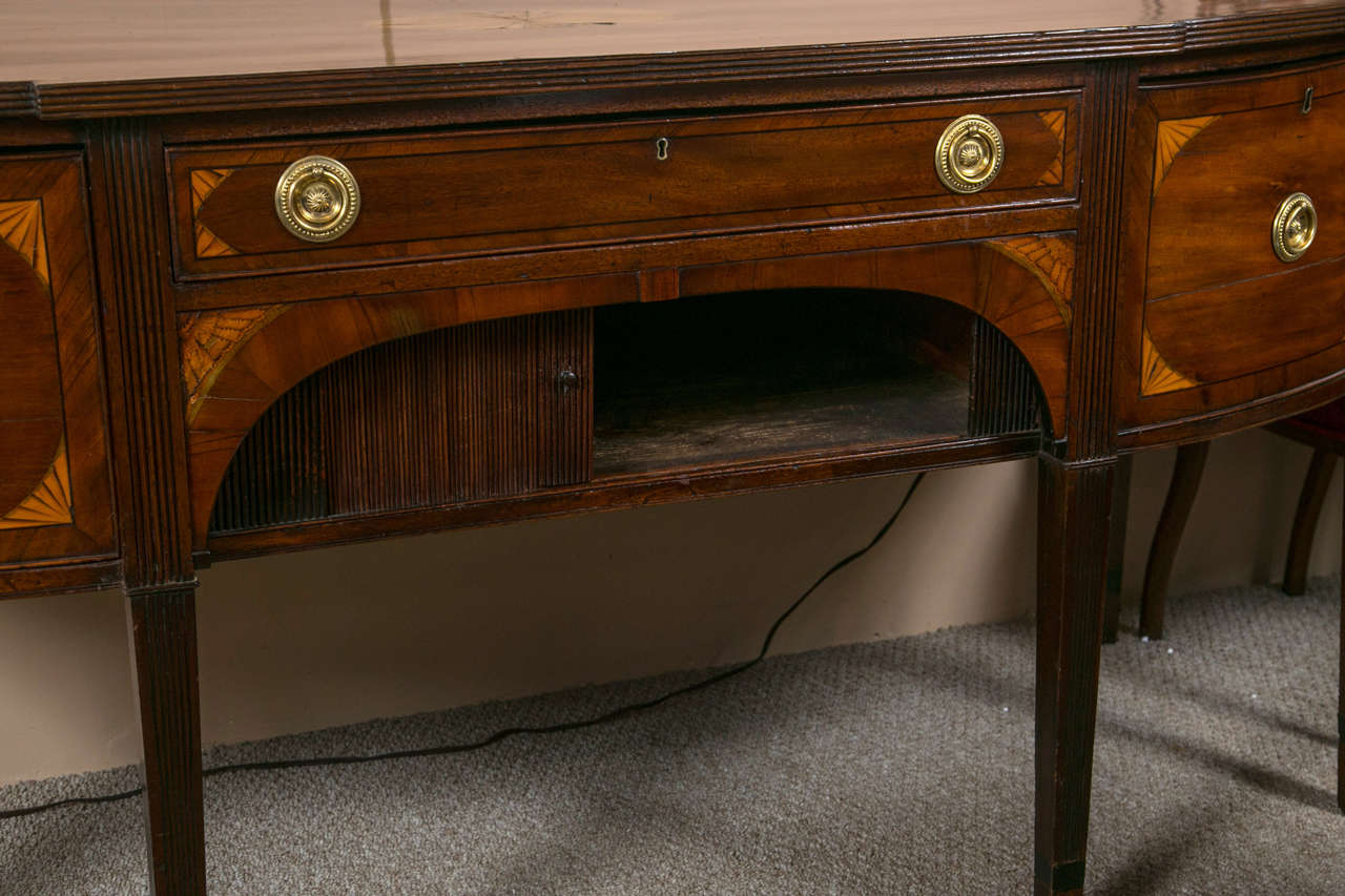 Fine 19th Century Mahogany Georgian Sideboard Buffet with Fan Inlay Detail In Good Condition In Stamford, CT