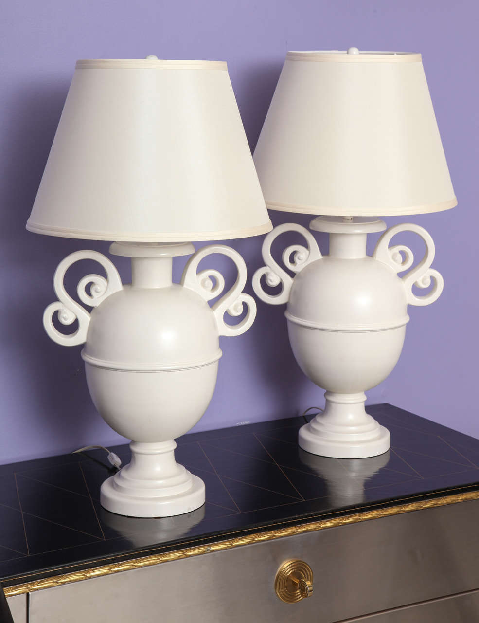 Exquisite Pair of White-Painted, Urn-Shape Lamps In Excellent Condition In New York, NY