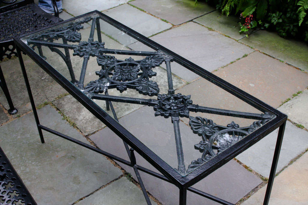 19th Century Cast Iron Garden Set In Excellent Condition In Mt Kisco, NY