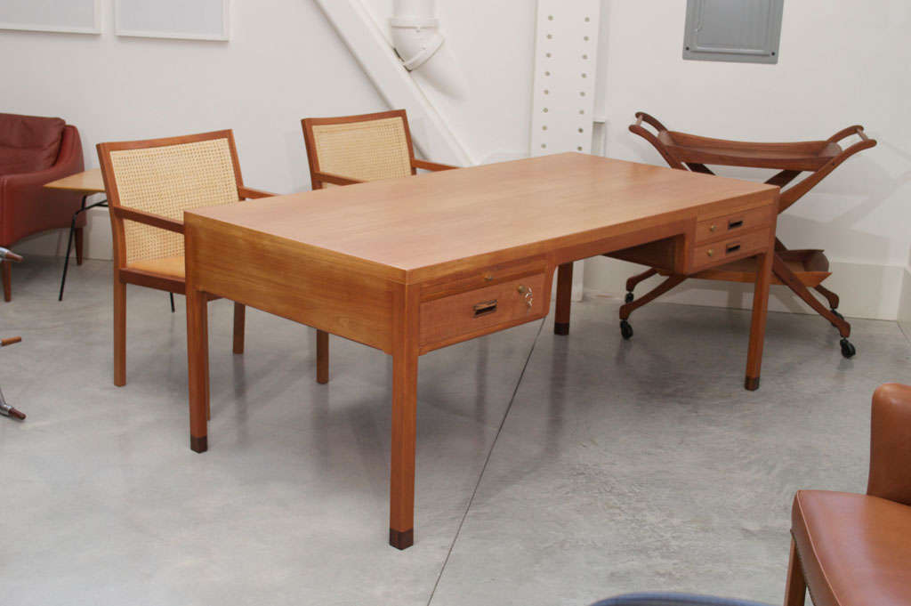 Ejnar Larsen & Aksel Bender Madsen - Executive Desk