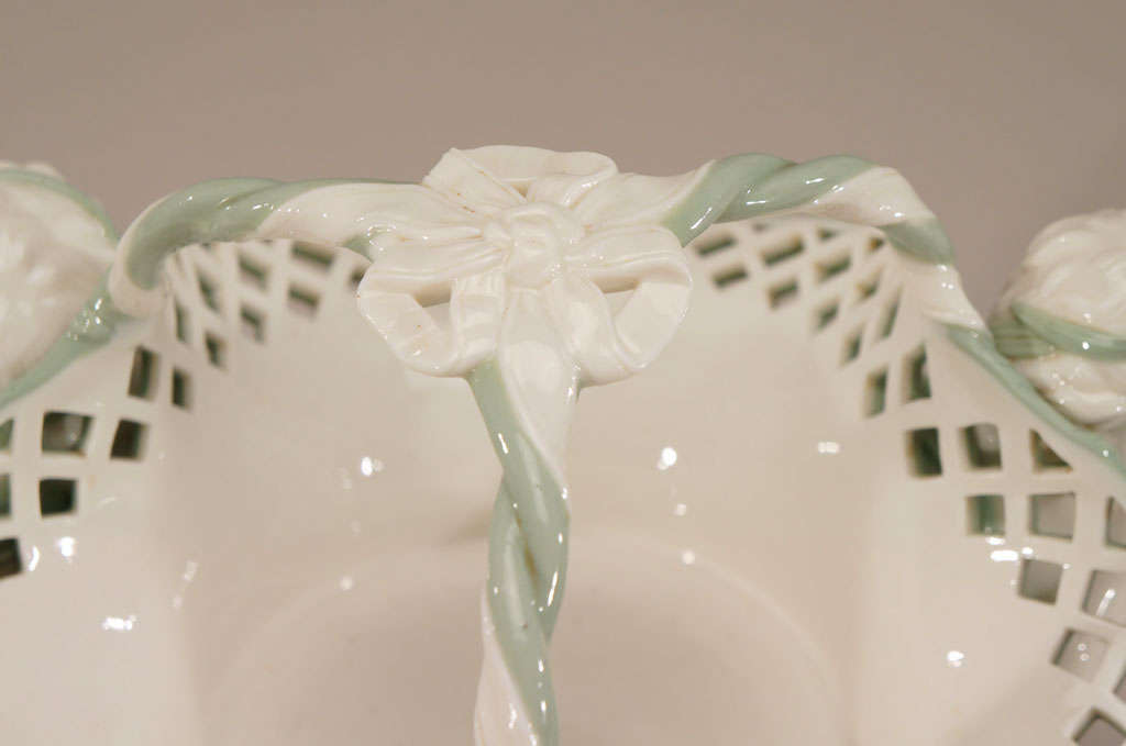 Porcelaine Centre de table en porcelaine figurative Minton du 19ème siècle en vente