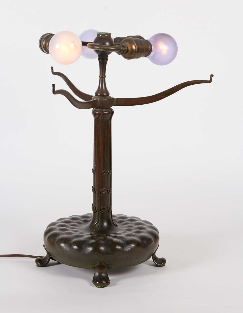 American Louis C. Tiffany for Tiffany Studios Dogwood Blossom Table Lamp, circa 1906 For Sale