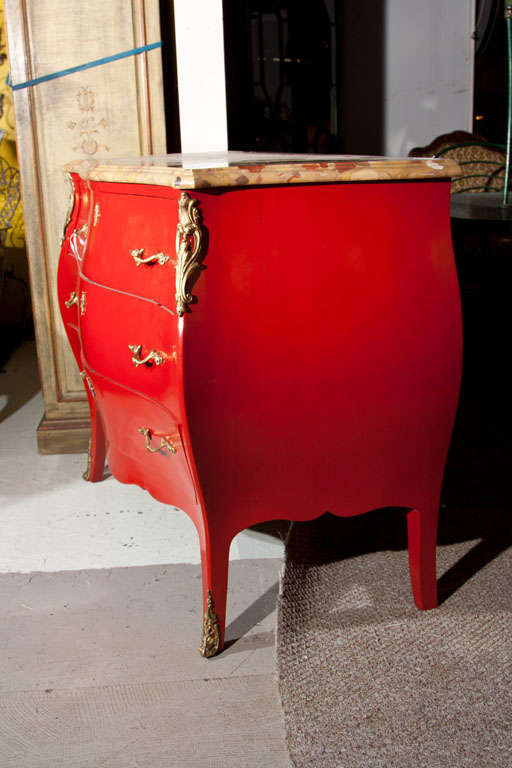Red Bombe Commode In Excellent Condition In Stamford, CT