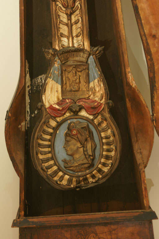Peint à la main Milieu du XIXe siècle. Horloge provinciale française de style Louis XV à boîtier Morbier en vente