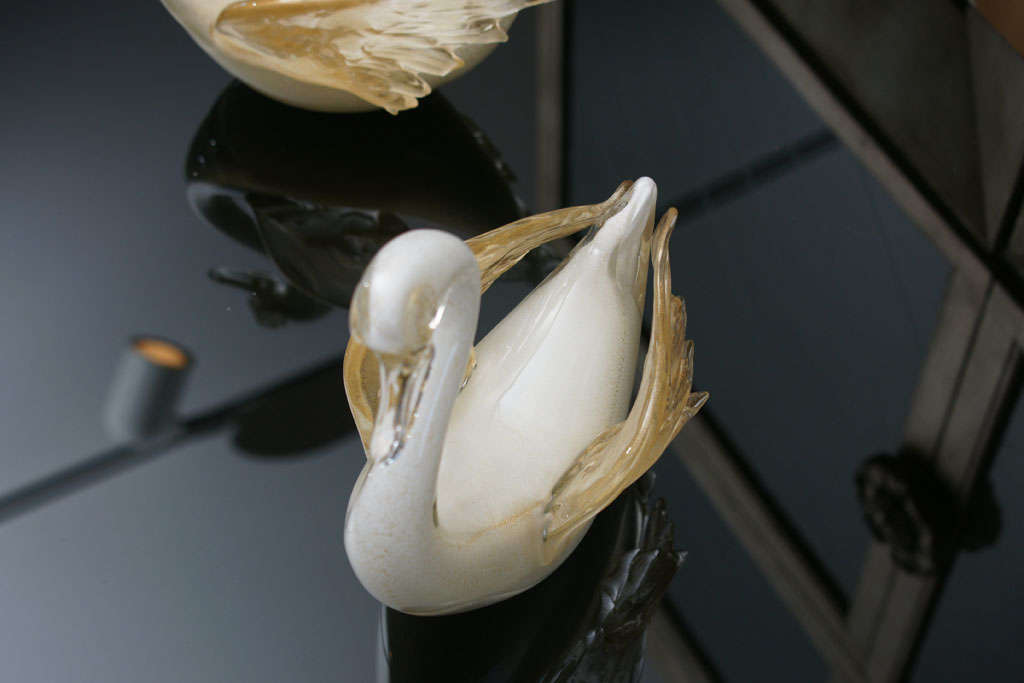 Blown Glass BEAUTIFUL PAIR OF BARBINI DECORATIVE SWANS