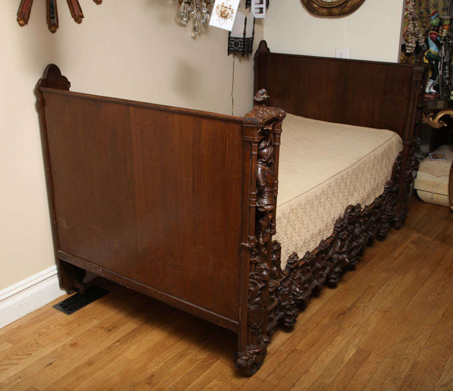 gothic day bed