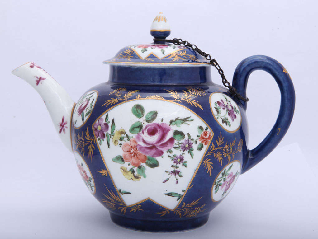English Rare First Period Worcester Porcelain Powder Blue Ground teapot For Sale