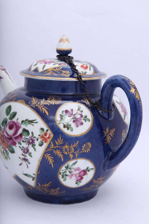 18th Century and Earlier Rare First Period Worcester Porcelain Powder Blue Ground teapot For Sale