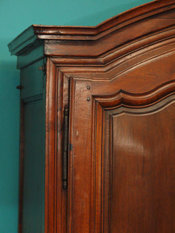 18th Century French Walnut Armoire In Good Condition For Sale In New Orleans, LA