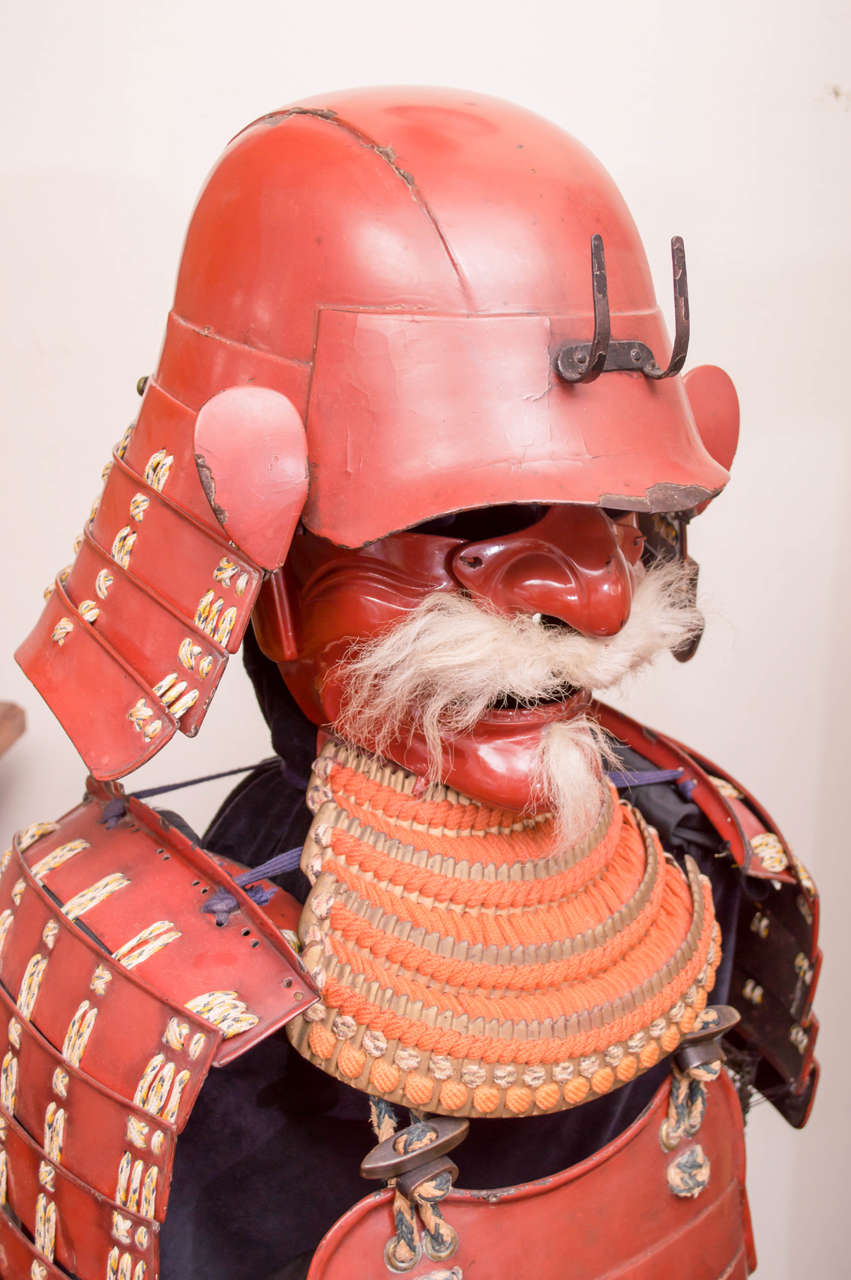Suit of Red Lacquer Japanese Fighting Armor of the Late Edo Period For Sale 1