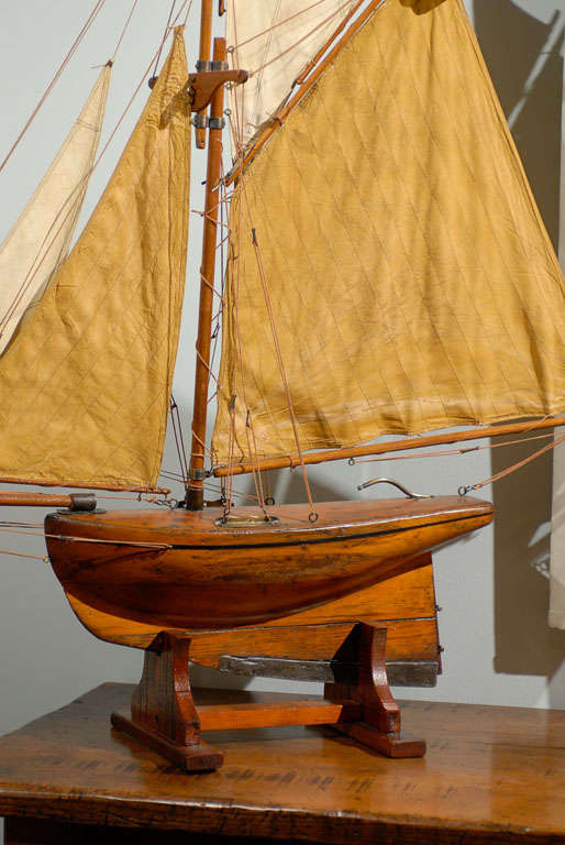 19th Century English Pond Yacht In Excellent Condition In Atlanta, GA