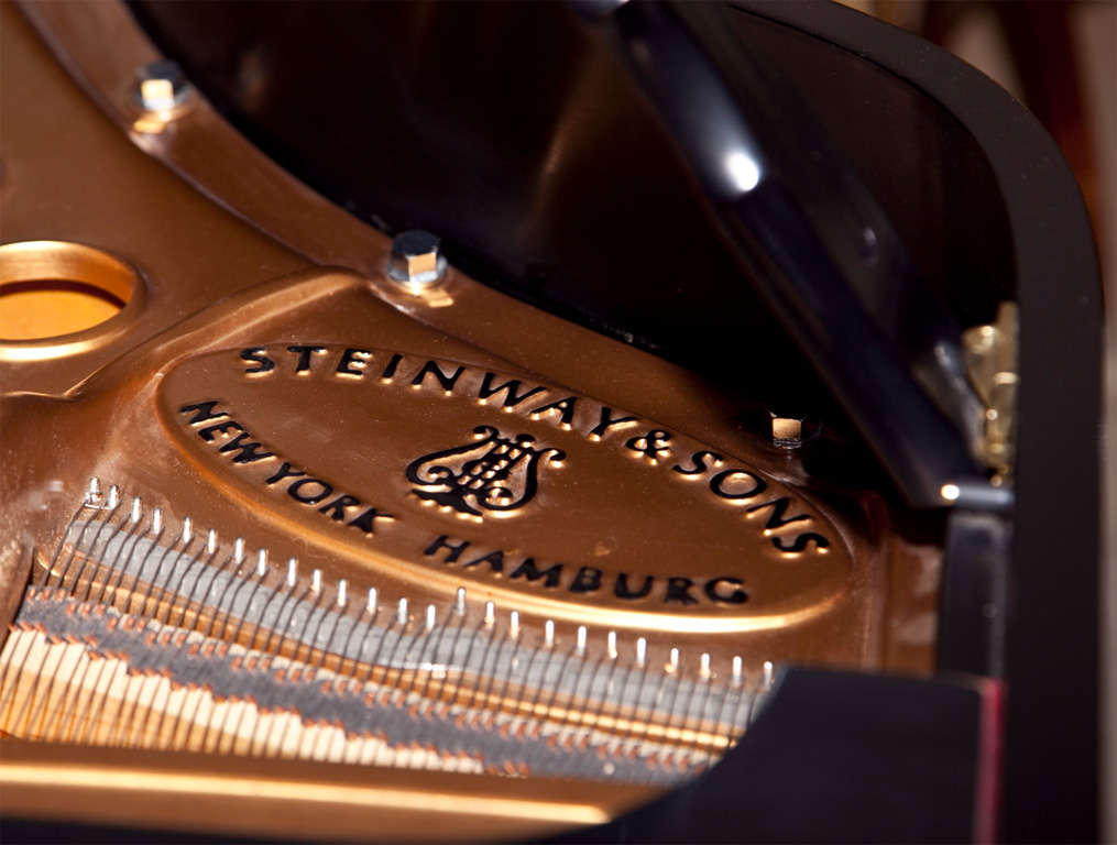 Steinway & Sons Babygrand Piano Model S In Excellent Condition In Stamford, CT