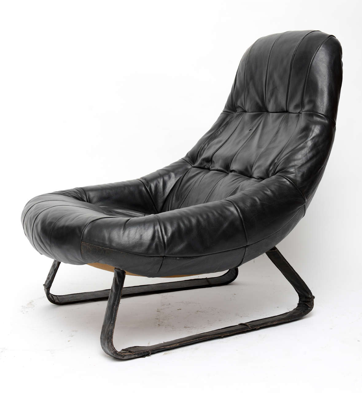 Leather Lafer Earth chair.