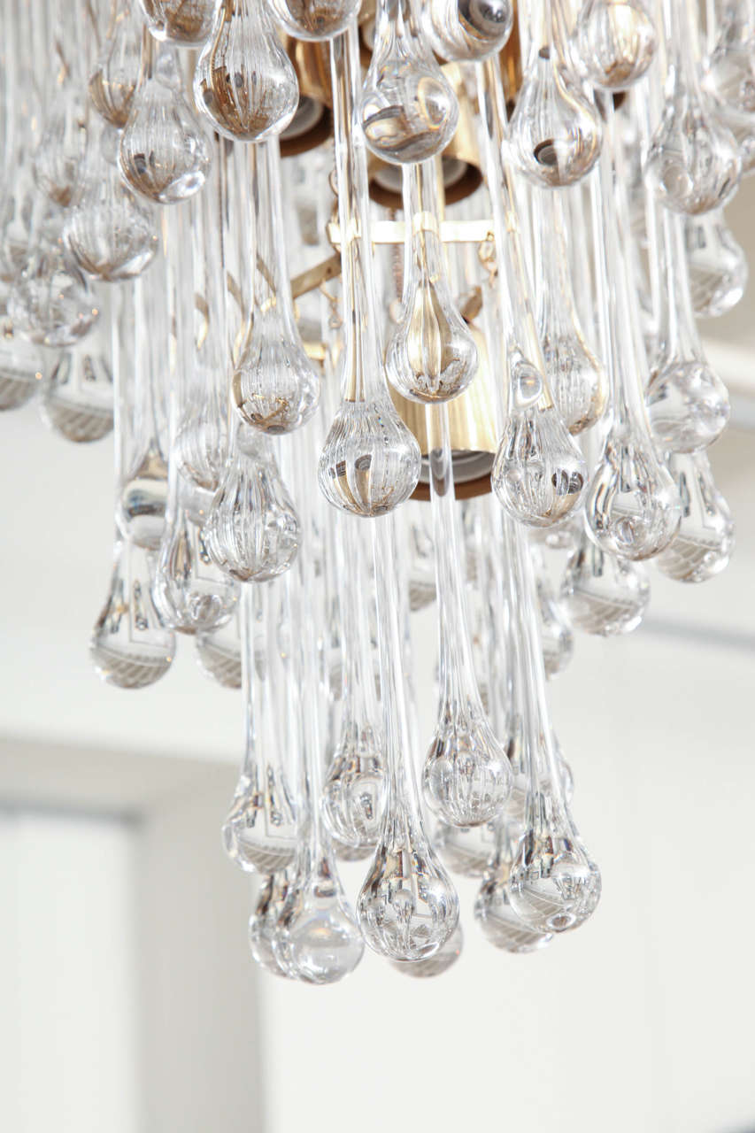 Spectacular Tiered Tear-Drop Crystal Chandelier with Brass Mount, circa 1970 4