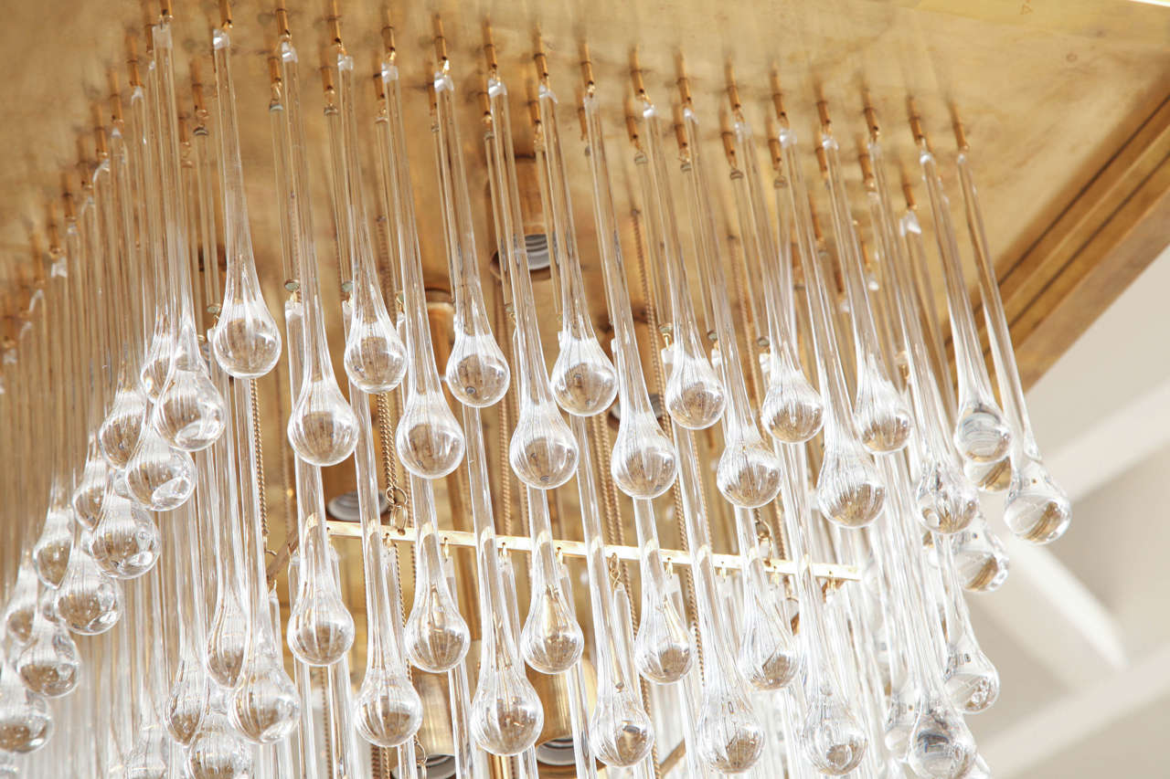 Spectacular Tiered Tear-Drop Crystal Chandelier with Brass Mount, circa 1970 5
