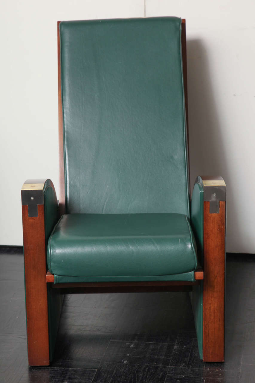 Mid-20th Century Mahogany and Leather Armchair In Good Condition For Sale In New York, NY