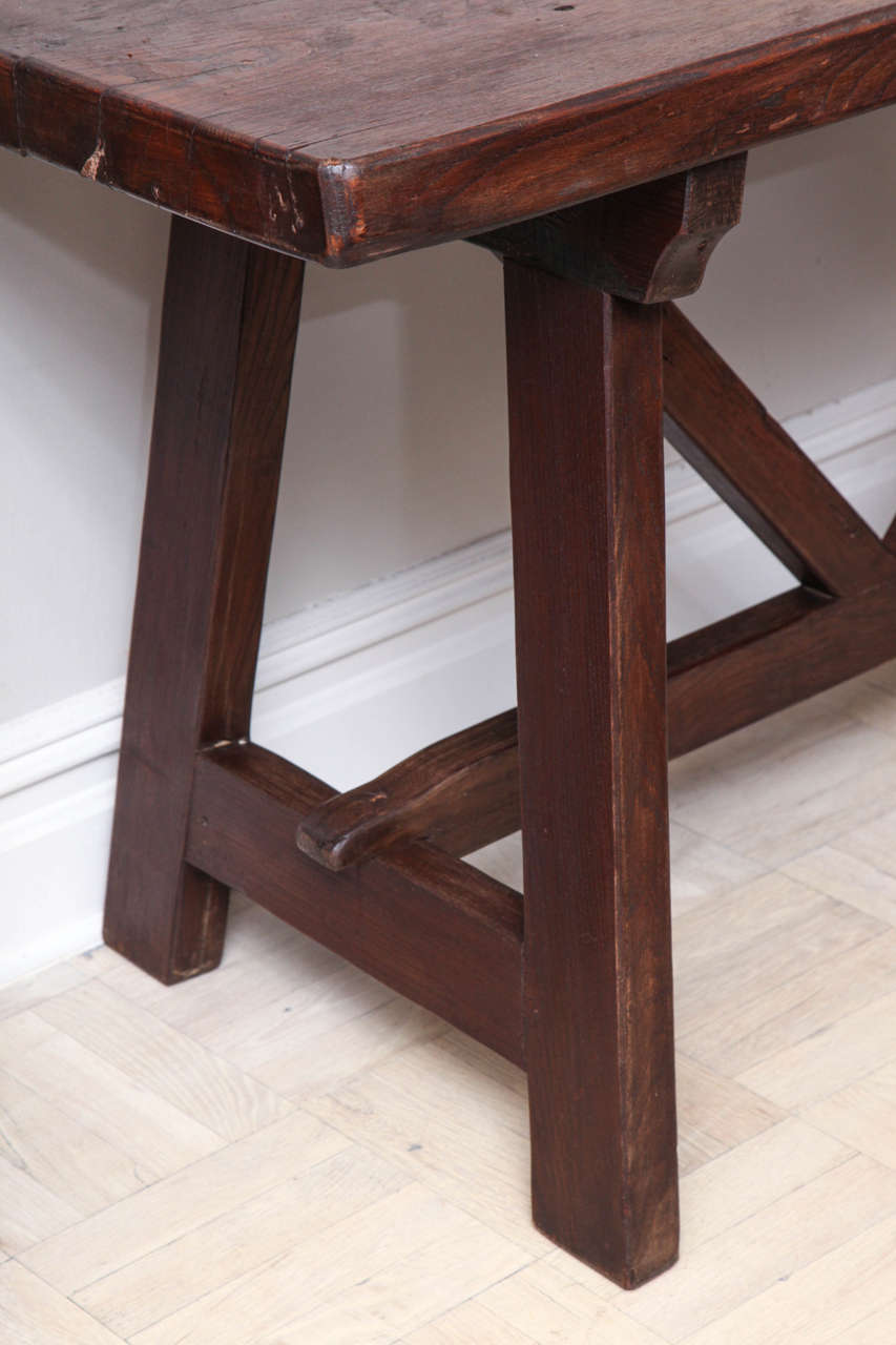 Italian Late 18th-19th Century Walnut Table For Sale