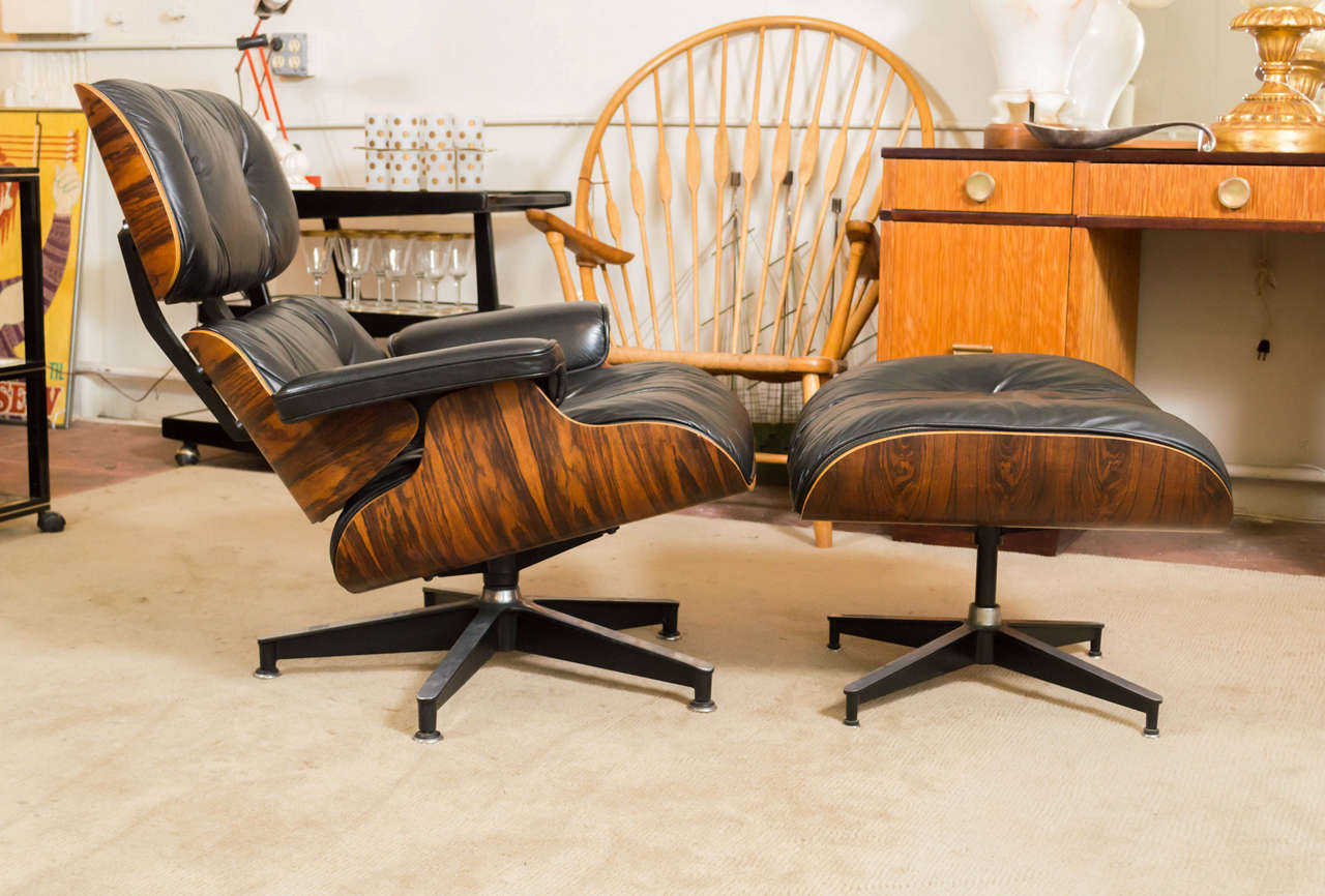 Classic Eames design, the 670 lounge chair and 671 ottoman for Herman Miller, the rosewood paneled and black leather upholstery, ottoman is stamp 79
Chair has four new shock mounts (under the arm rests), installed by Hume Modern of LA, two new