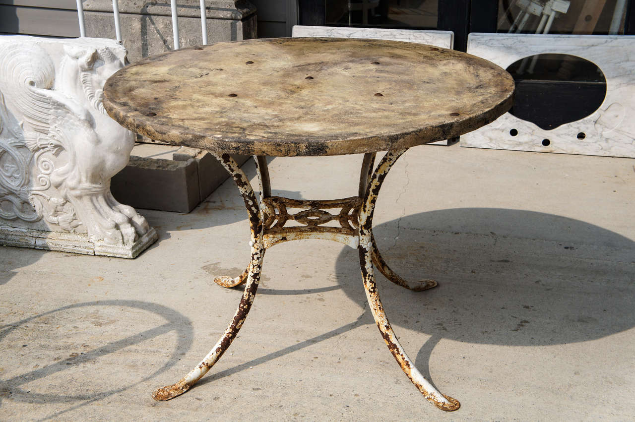 Round Garden Pedestal Table