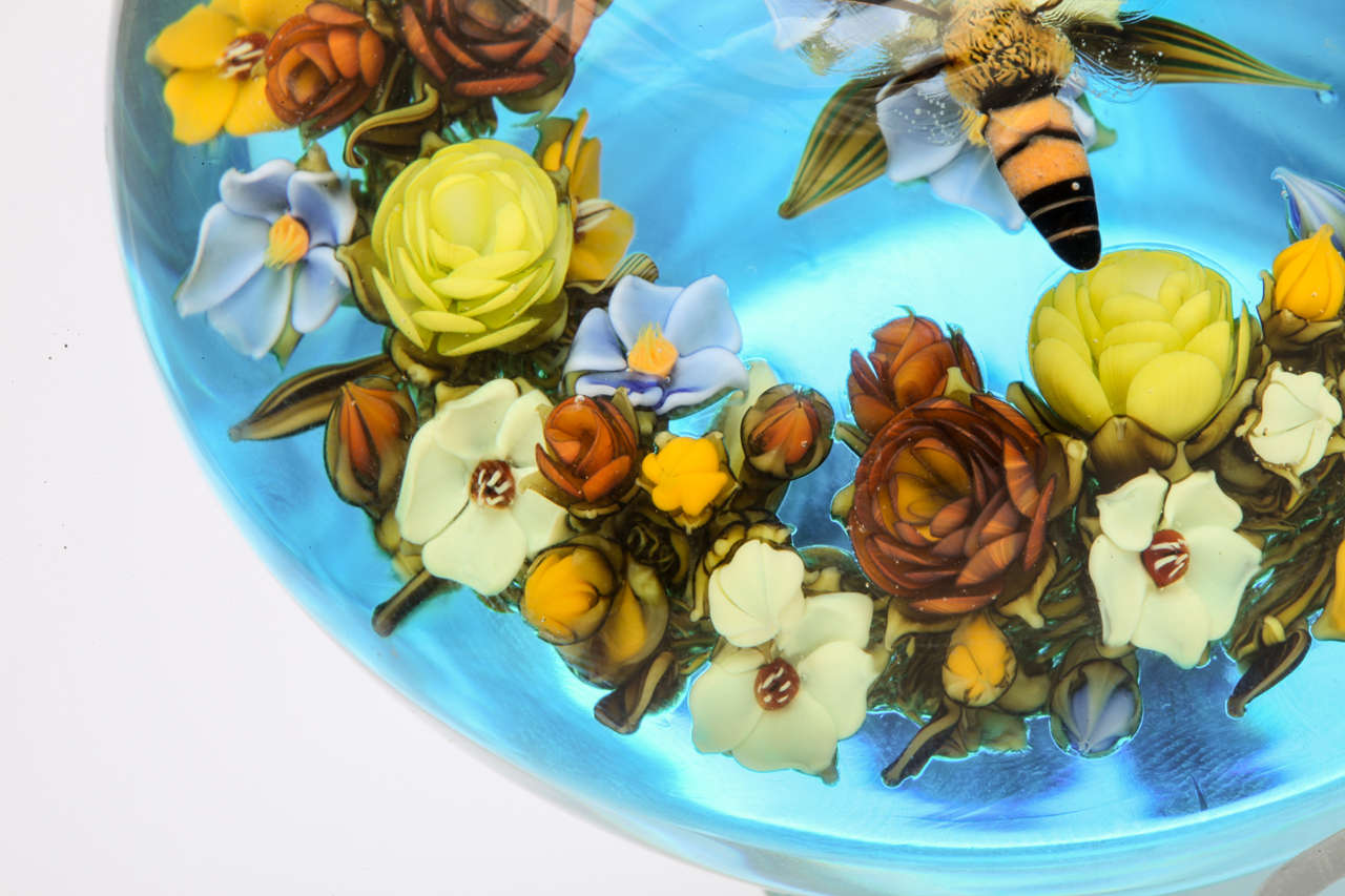 David Graeber Wreath Boquet With Honeybees Paperweight In Excellent Condition In New York, NY
