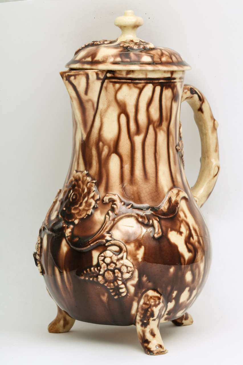A Fine Whieldon School Pottery Covered Milk Jug In Excellent Condition For Sale In New York, NY