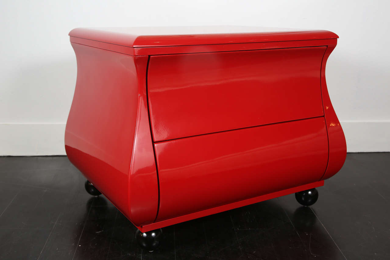 A Pair of Red Lacquered Mid-Century Nightstands In Excellent Condition In Valley Village, CA