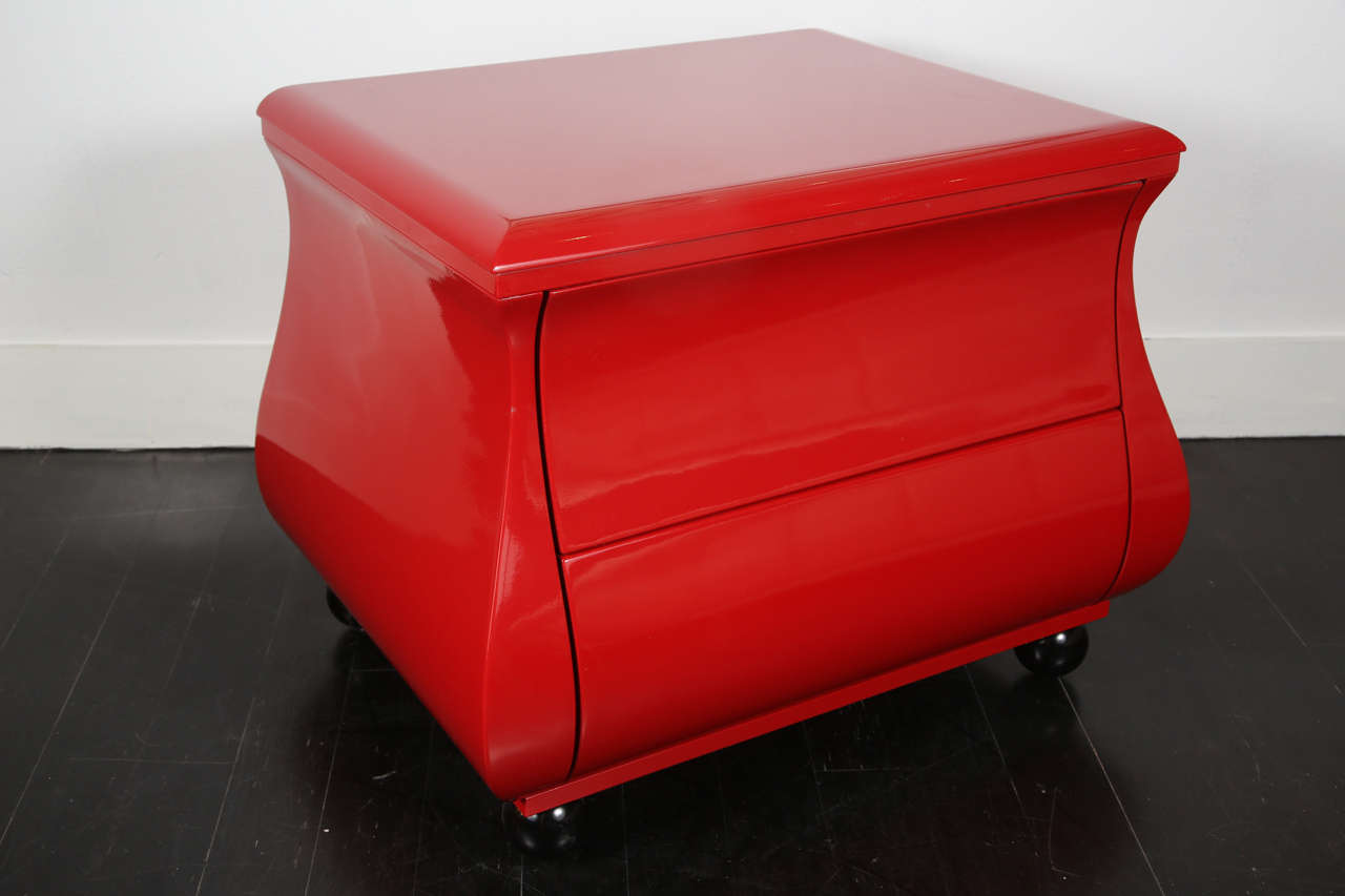 A Pair of Red Lacquered Mid-Century Nightstands 6