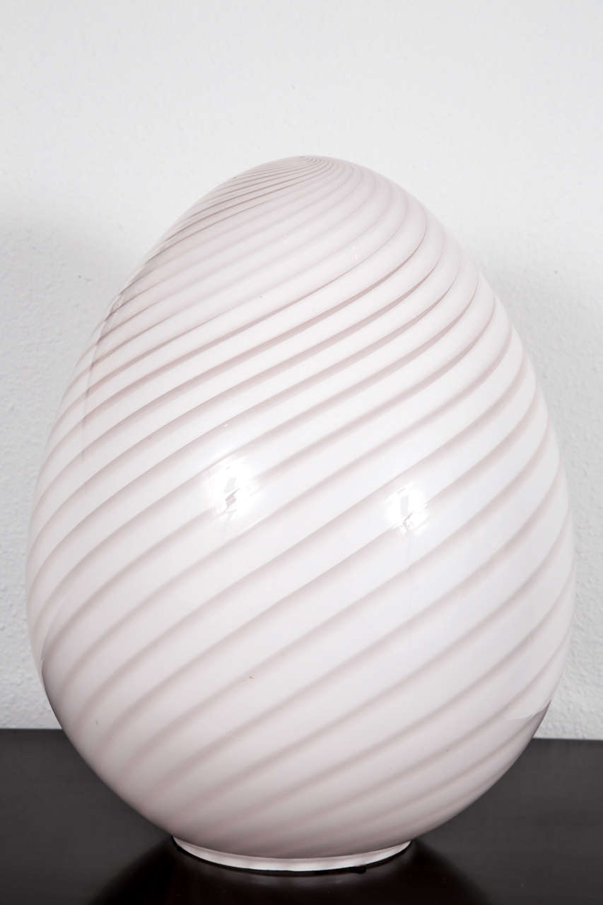 A Pair of 1970's Swirled Murano Egg Lamp For Sale 4