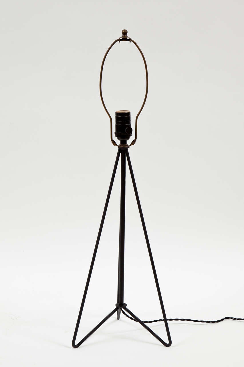 Minimalist Black Iron Table Lamp In Excellent Condition In New York, NY