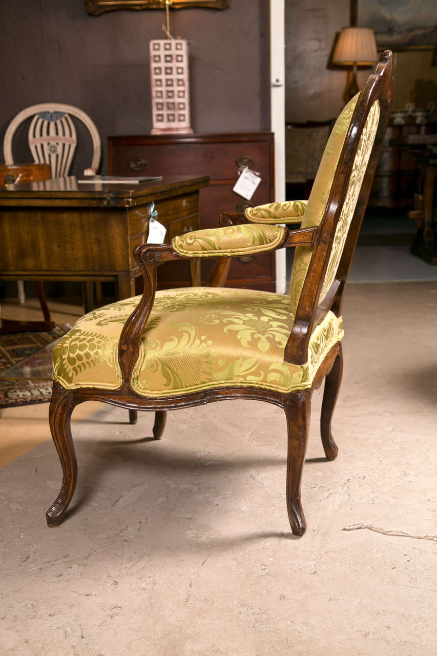 Pair of French Louis XV Style Walnut Chairs In Good Condition In Stamford, CT