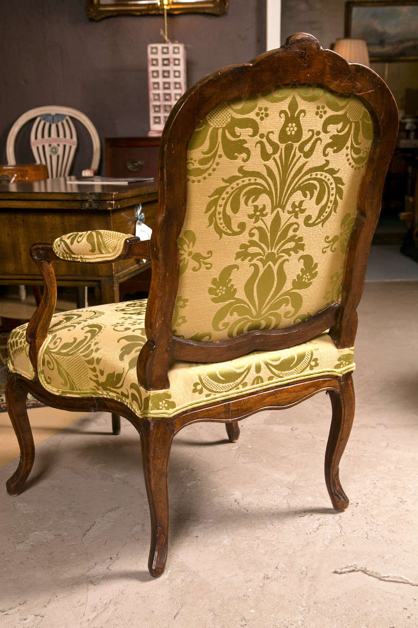 Mid-20th Century Pair of French Louis XV Style Walnut Chairs