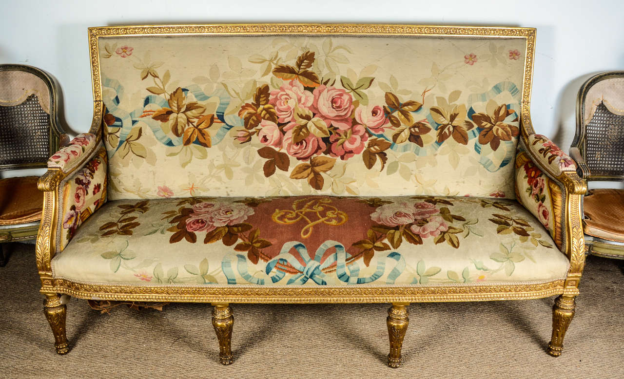 very nice sofa whis tapestry aubusson in good condition