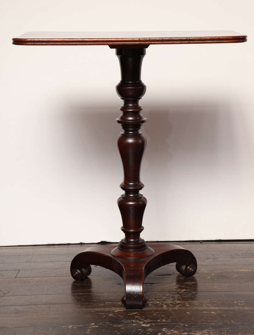 Mid 19th Century English Table In Good Condition In New York, NY