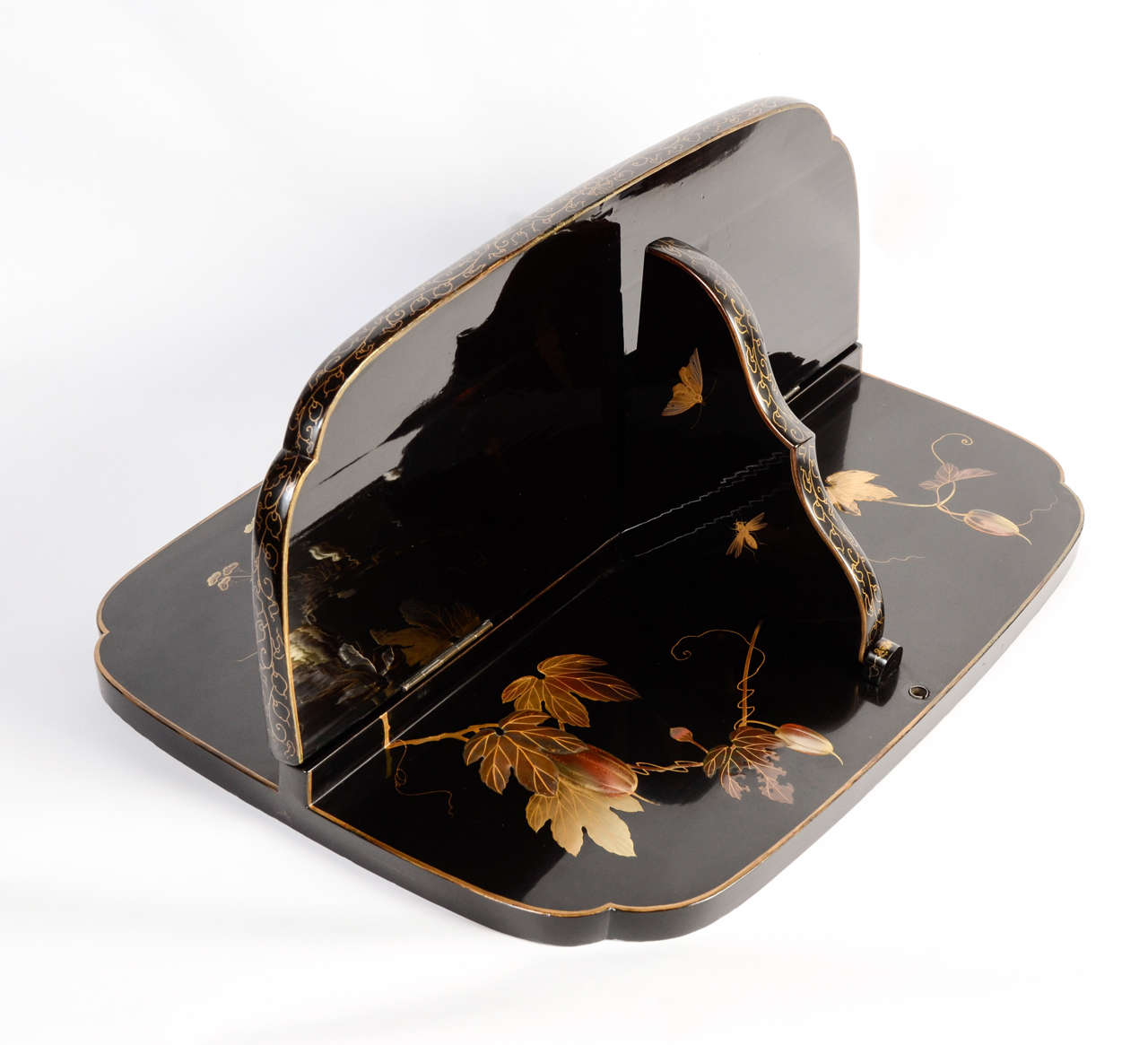 19th Century Japanese Lacquered Shelf For Sale 5