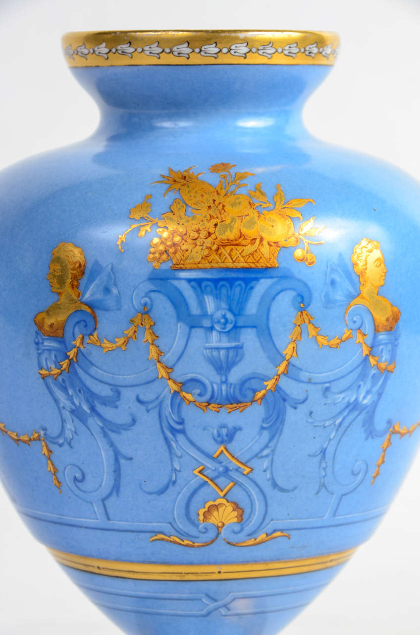 Escalier de Cristal Blue and Gold Porcelaine Vase In Good Condition For Sale In Paris, FR