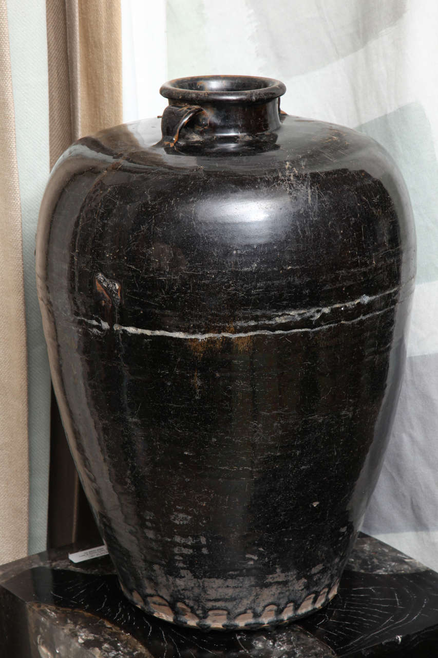 18th Century and Earlier Black Pottery Wine Jar