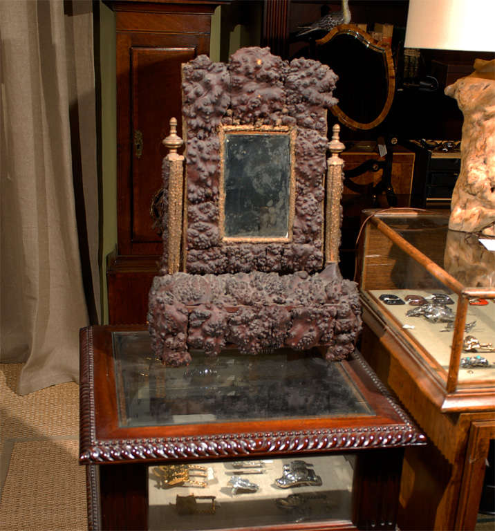 Miroir de coiffeuse inhabituel de Roots