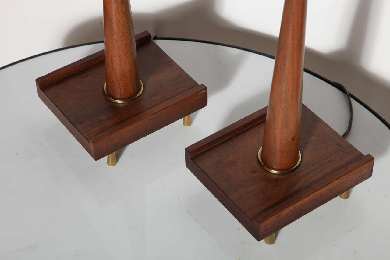 Mid-20th Century Tall Pair of Paul McCobb Style Walnut and Brass Candlestick Lamps, 1950s