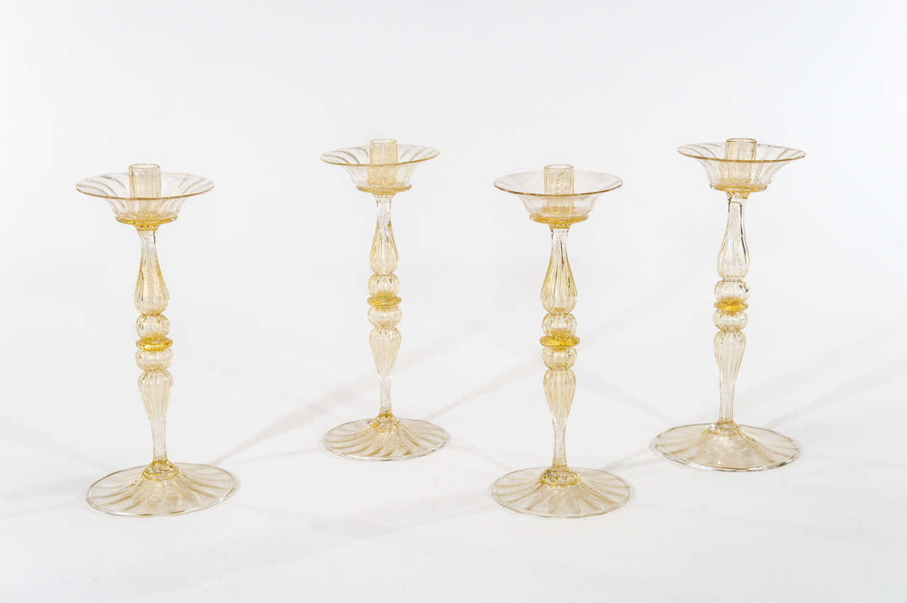 Set di 4 candelieri Salviati soffiati a mano in foglia d'oro veneziana