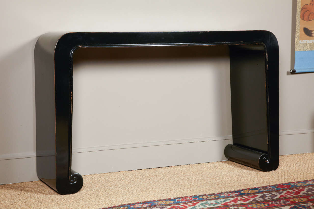 1930s Black Lacquer Chinese Console In Excellent Condition In Paris, FR