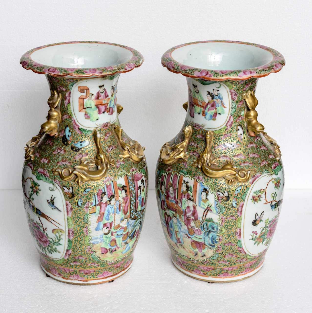 Rare Pair of Chinese Porcelain Famille Rose Vases, 19th Century In Good Condition For Sale In West Palm Beach, FL