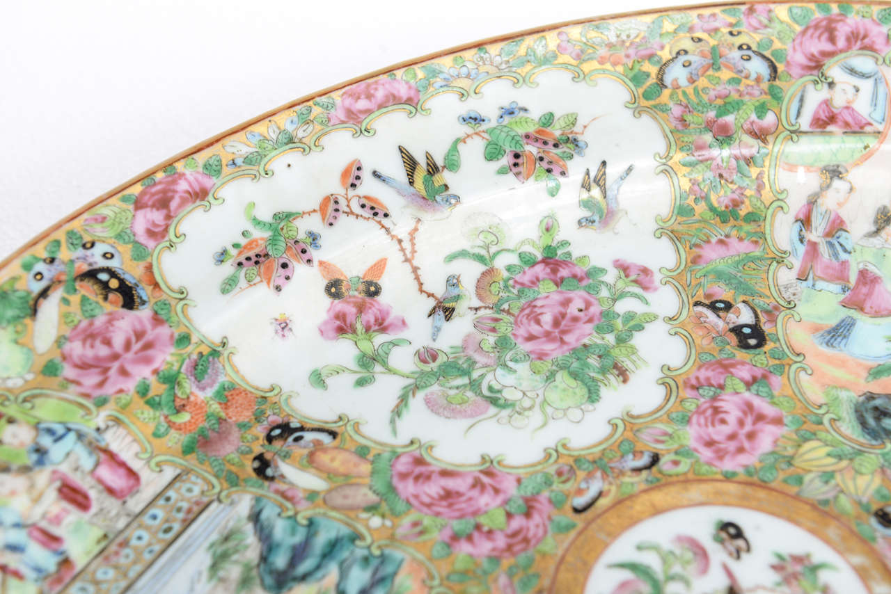 Huge Chinese Porcelain Famille Rose Oval Platter, 19th century 1