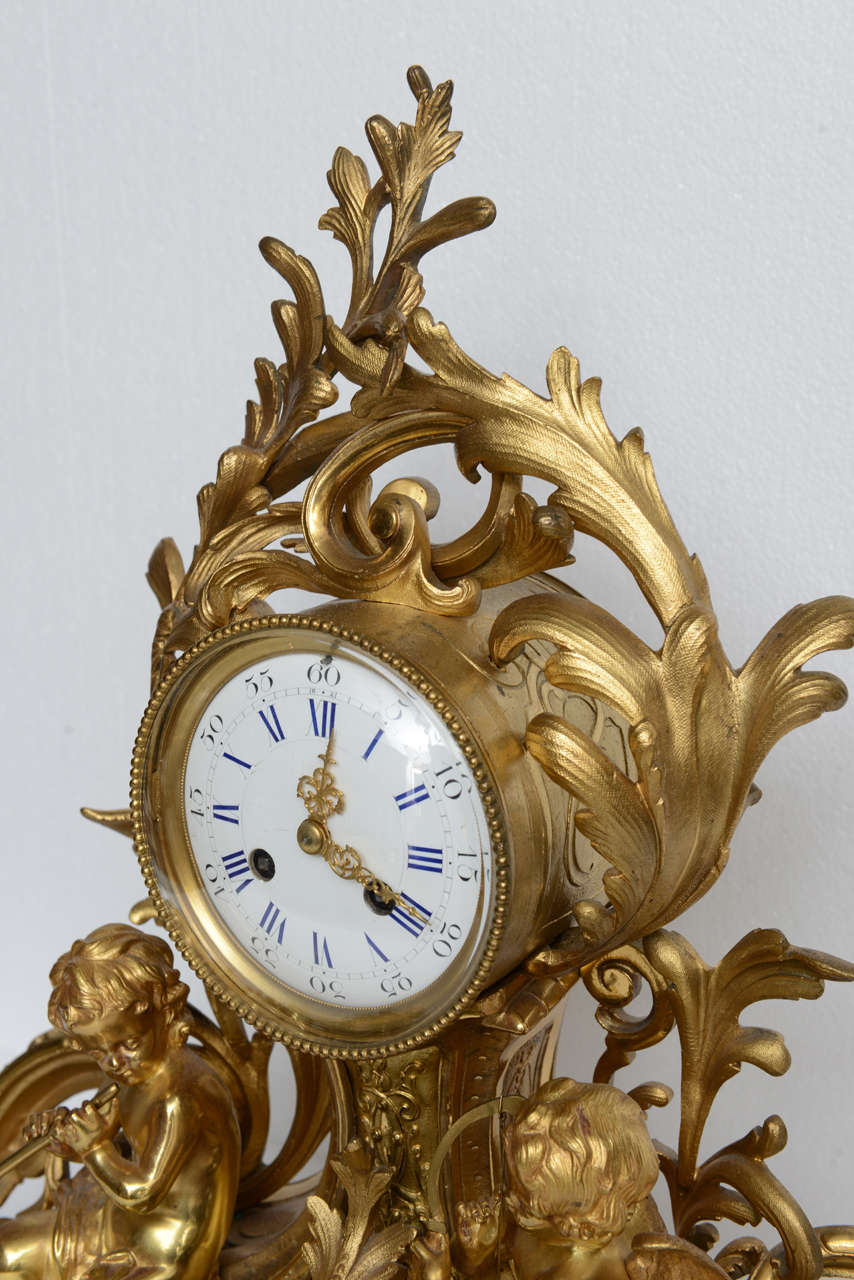 French Louis XV Mantel Clock with Putti, 19th Century In Good Condition In West Palm Beach, FL