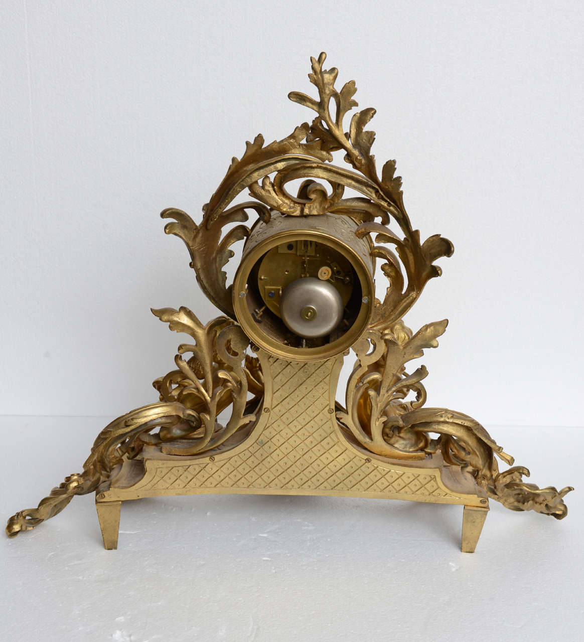 French Louis XV Mantel Clock with Putti, 19th Century 4