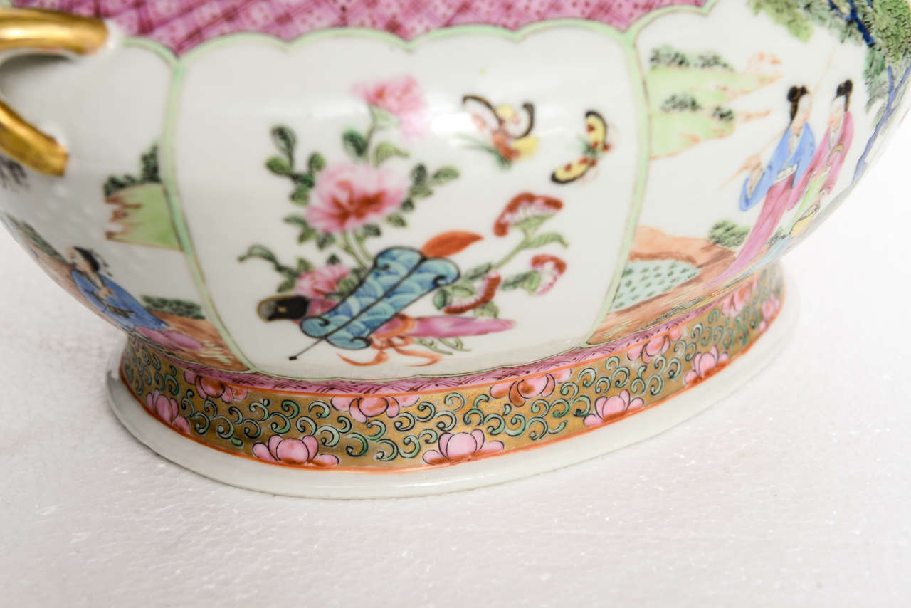 Chinese Famille Rose Tureen with Cover, 19th Century 1