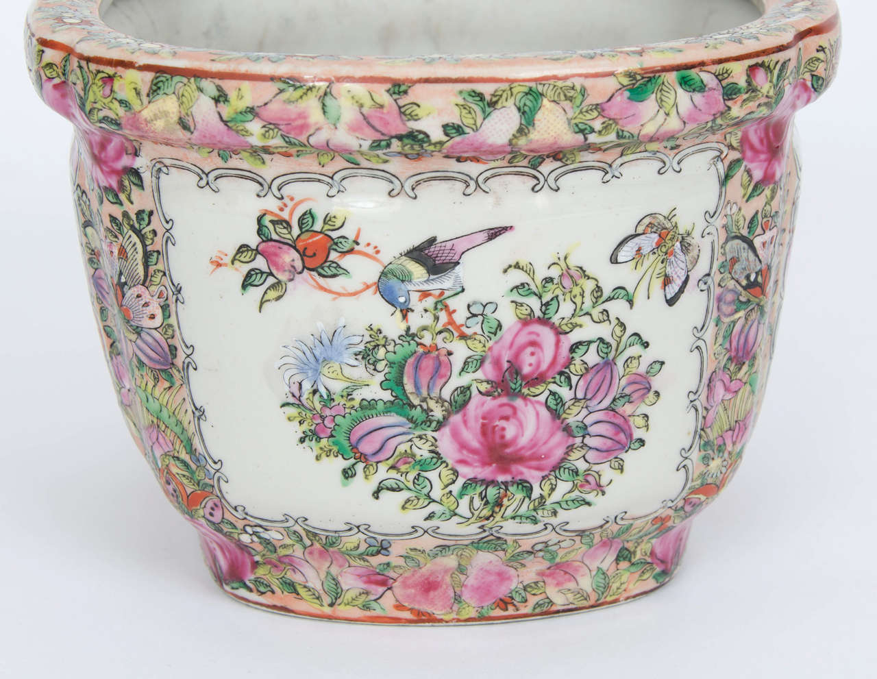 Mid-19th C. Chinese Porcelain PLANTER or Cache Pot, QING, Rose Medallion In Excellent Condition In Lincoln, Lincolnshire