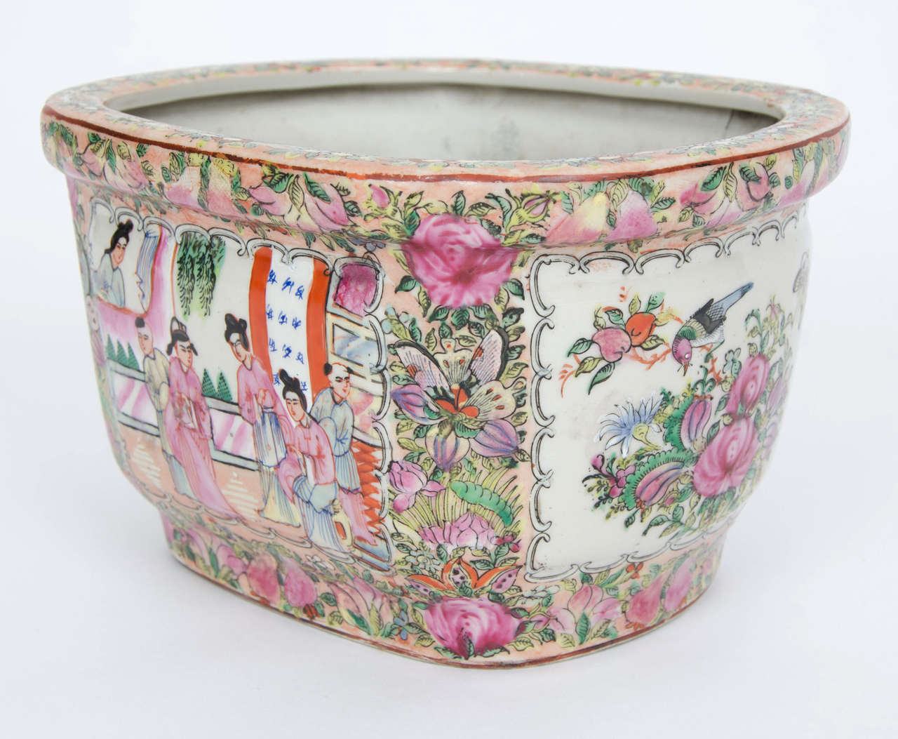 19th Century Mid-19th C. Chinese Porcelain PLANTER or Cache Pot, QING, Rose Medallion