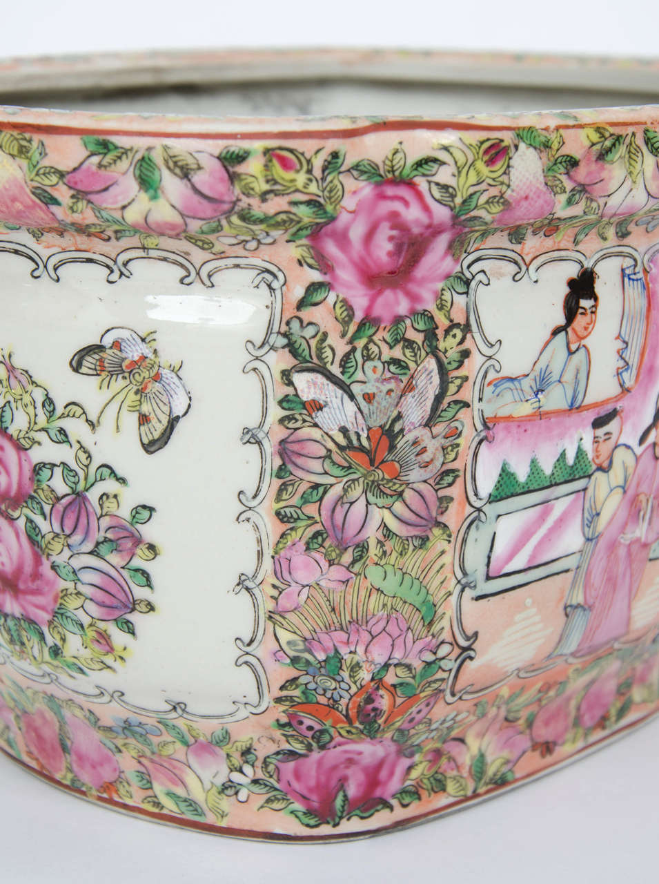 Mid-19th C. Chinese Porcelain PLANTER or Cache Pot, QING, Rose Medallion 1